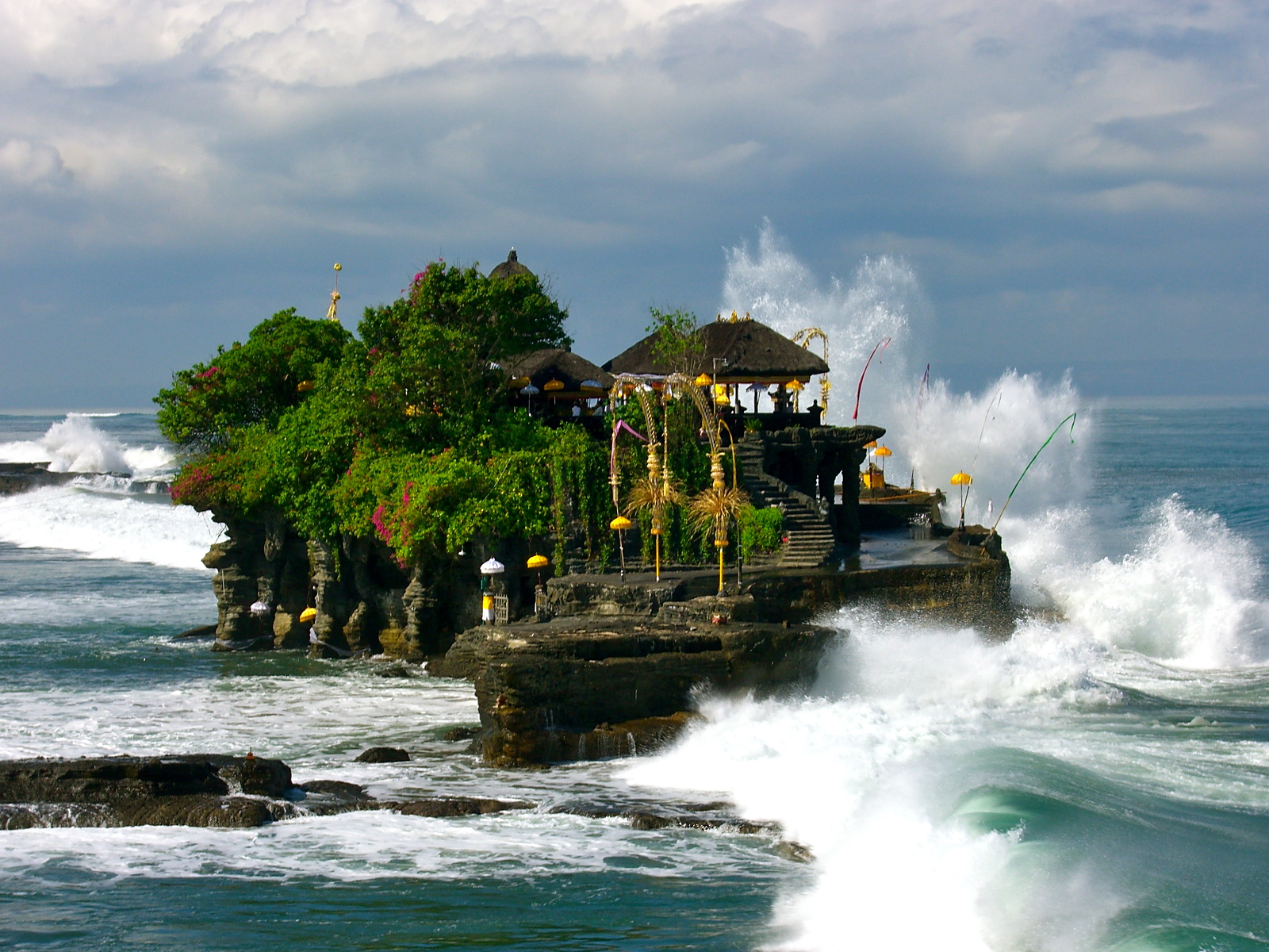 Watch the Sunset at Tanah Lot, Things to do in Bali in September