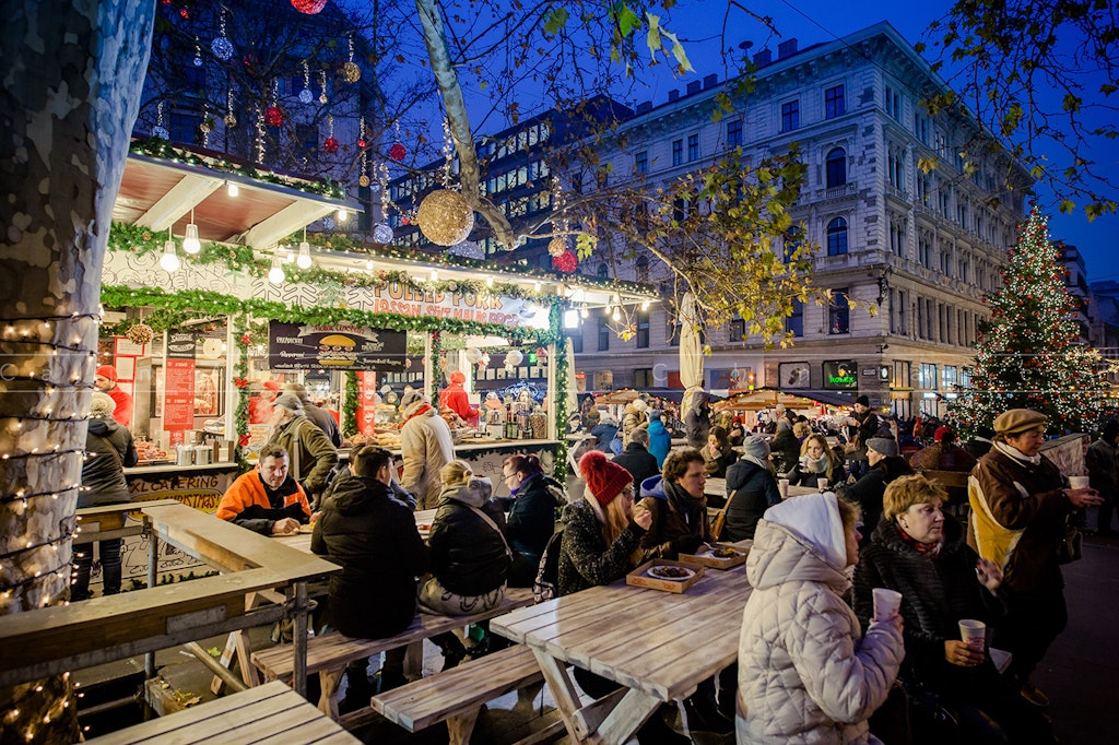 Christmas Markets in Europe, Vorosmarty Square Christmas Market