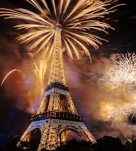 sparkling Eiffel tower