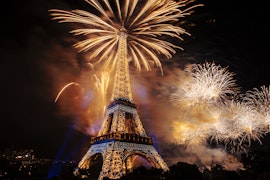 sparkling Eiffel tower