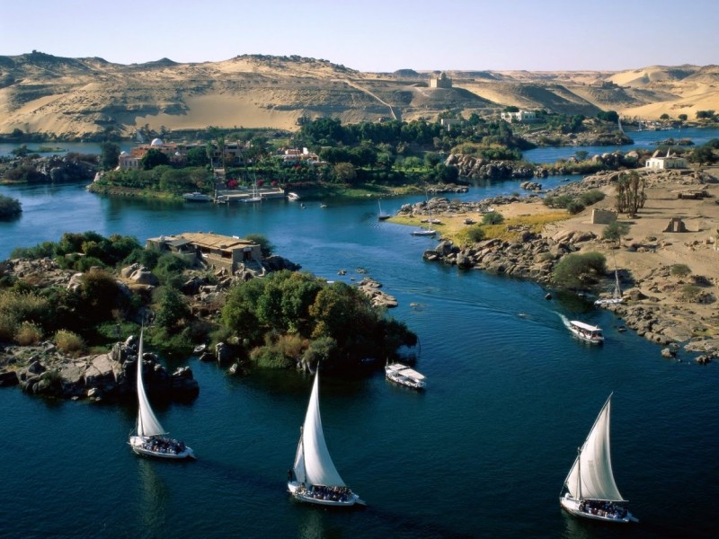 feluccas-on-the-nile