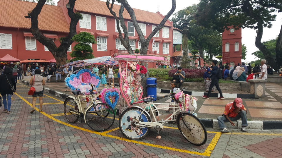 Hello Kitty rickshaw
