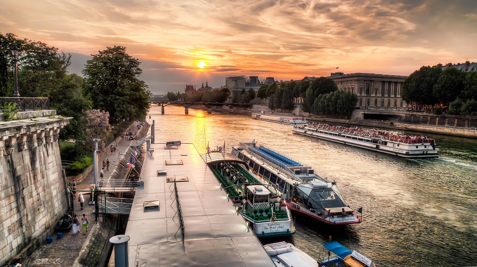 Travel Tips: Packing for Paris, Summer Edition - L'Amour de Paris