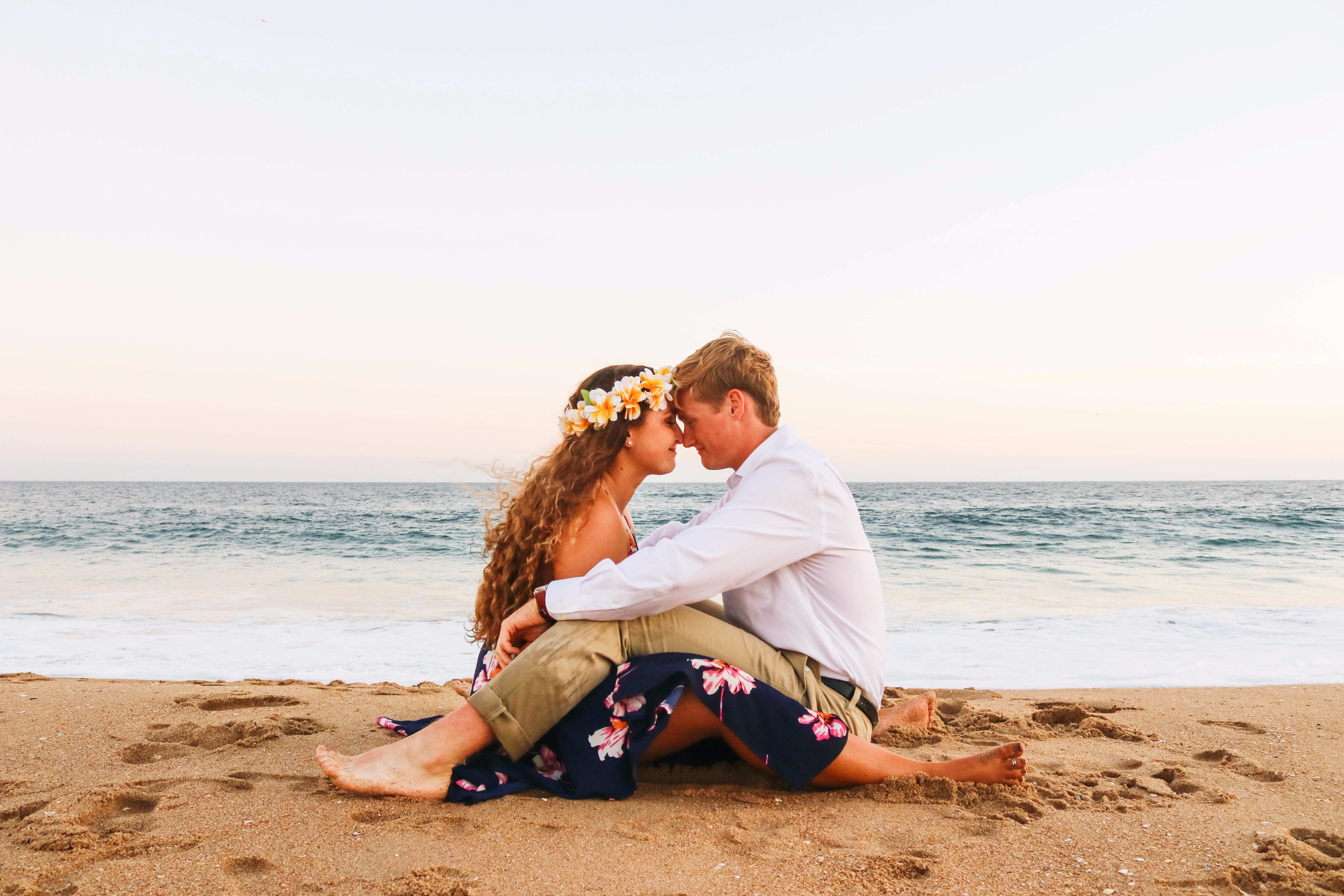 Natural couple. Любовные отношения между мужчиной и женщиной. Отношения мужчины и женщины. Счастливые отношения. Романтические отношения между мужчиной и женщиной.