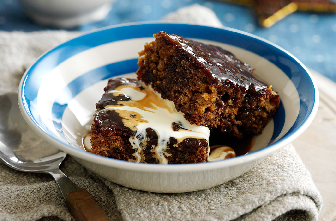 sticky toffee pudding,Top must-eats in the UK