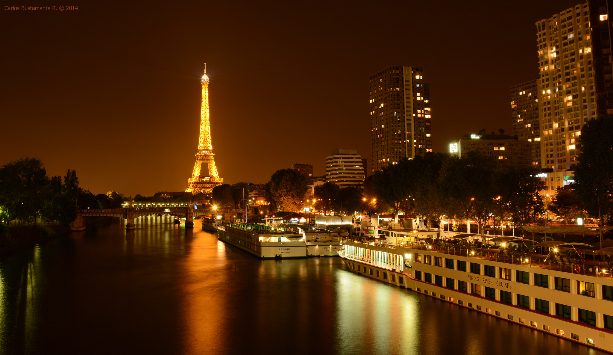 Paris city of deals light