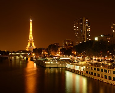 Eiffel tower in Paris during night