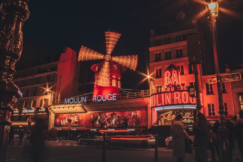 Moulin Rogue in Night