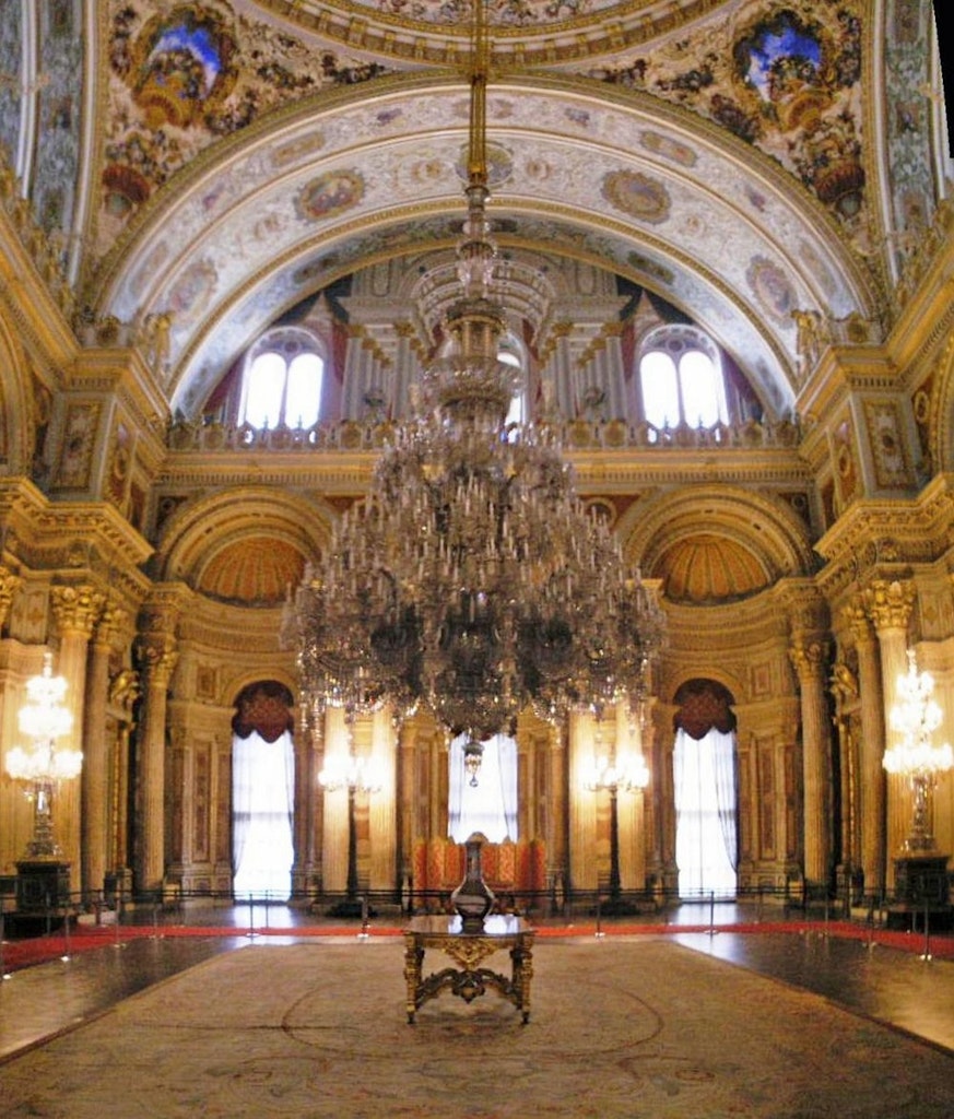 dolmabahce palace, palace in istanbul, turkey palace, bohemian shandelier, largest chandelier