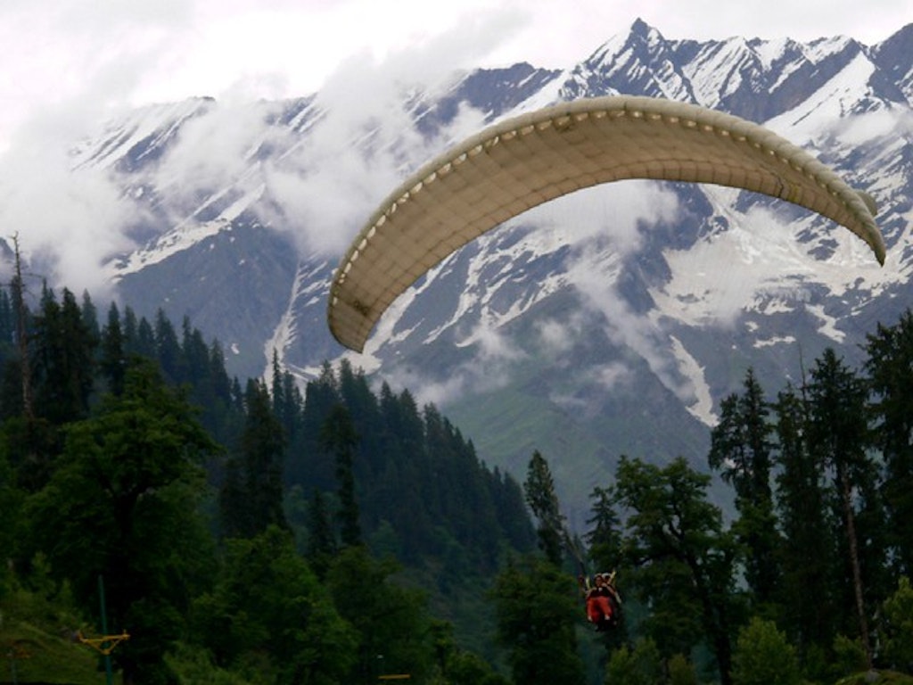 Paragliding in Manali, one of the top hill stations in India