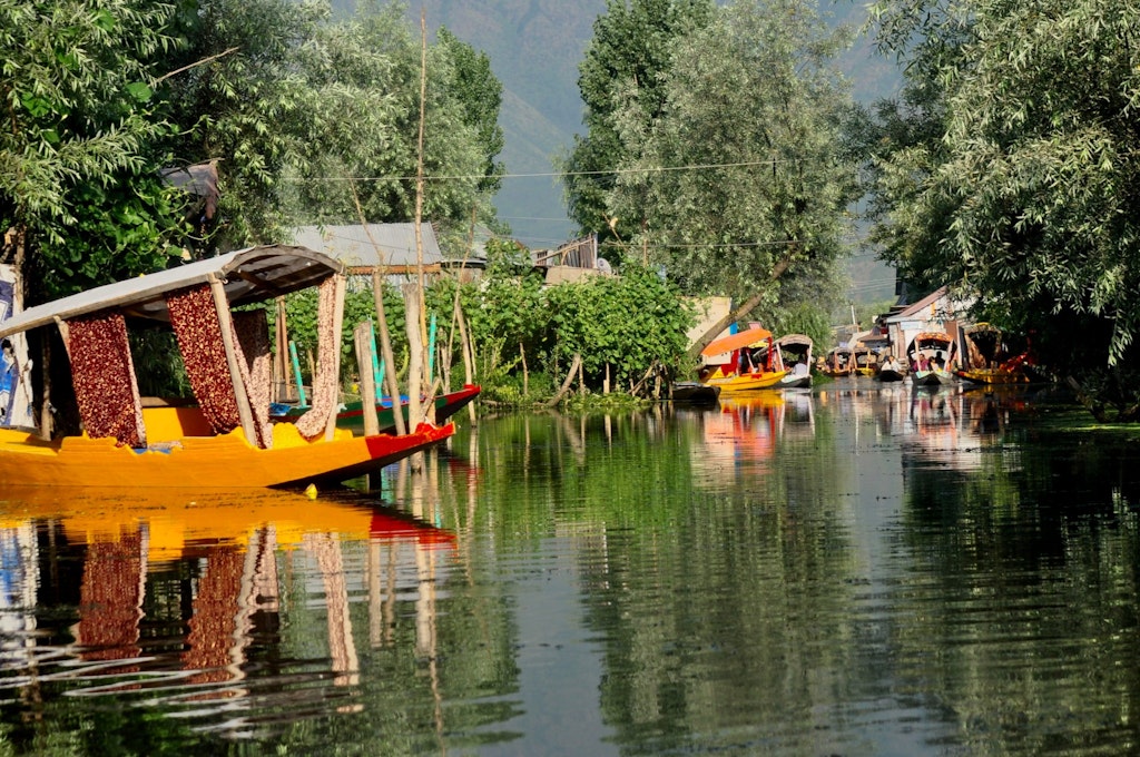 Shikara rides in Dal Lake, Srinagar