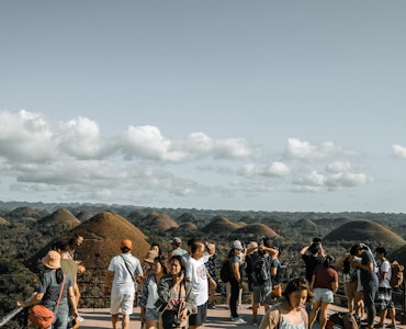 People seeing the Chocolate hills