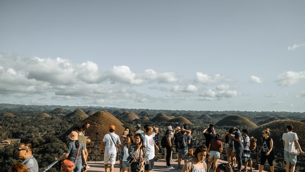 People witnessing the Chocolate hills