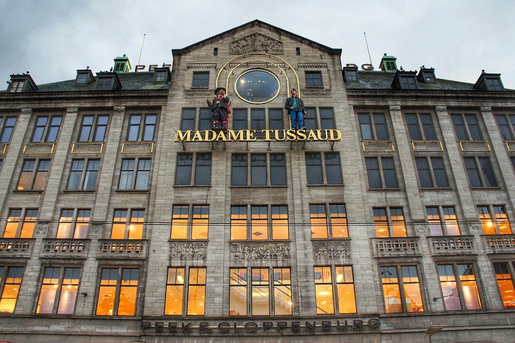 entrance to madame tussauds amsterdam