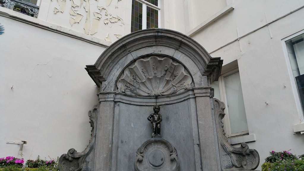 Manneken Pis statue at Belgium