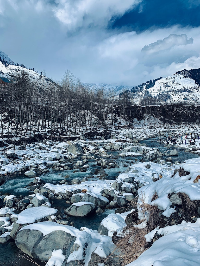 Lake of Solang Valley in Winters