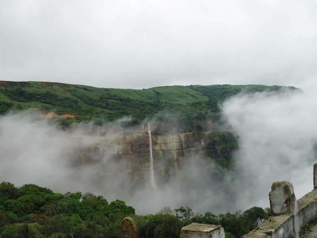 Nohkalikai Waterfalls Cherrapunji
