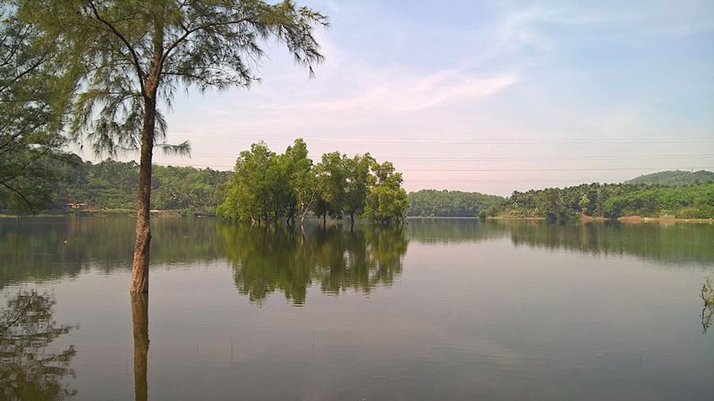 Kakkayam valley lake