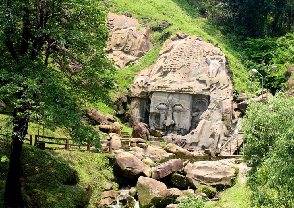 A picture of statues in Unakoti