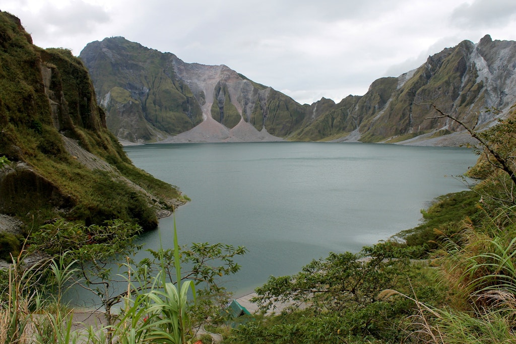 Mt. Pinatubo INSTAGRAMMABLE PLACES IN PHILIPPINES