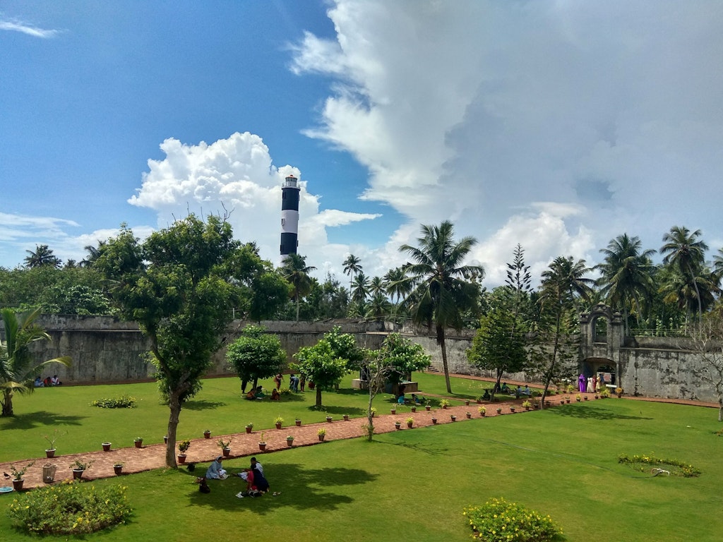 A picture of Anjengo Fort and Lighthouse that was taken at Varkala