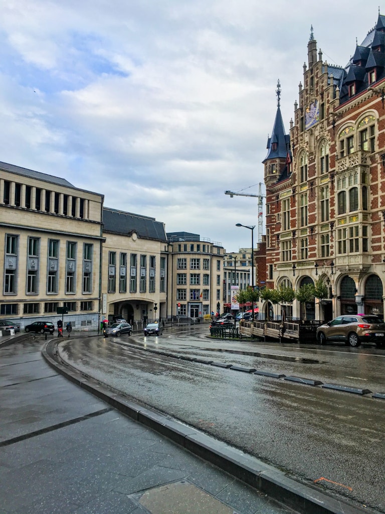 A picture of buildings that was taken in Brussels, on a happy vacation