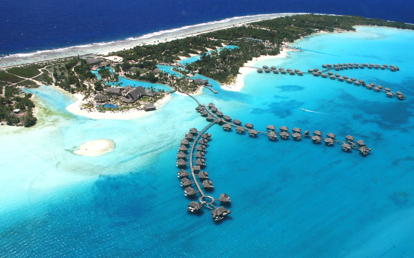 Bora Bora VS. The Maldives: Which Is Best For Honeymoon? 