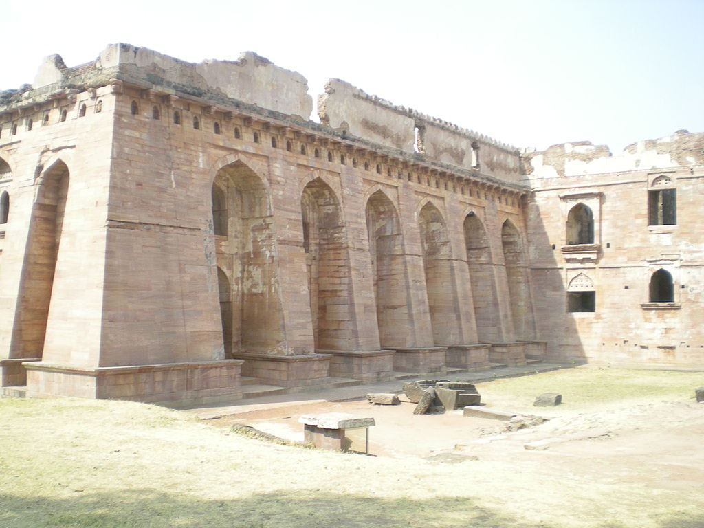 side view of Hindola Mahal