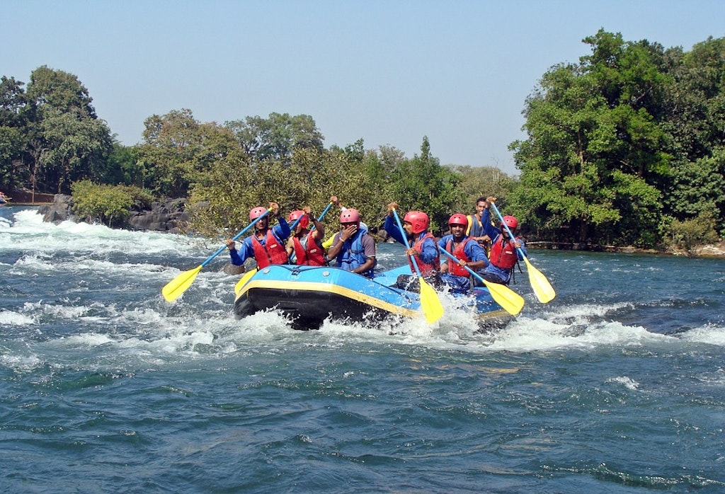 River rafting in the river