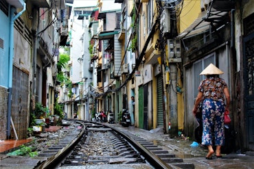 the empty train street in Hanoi