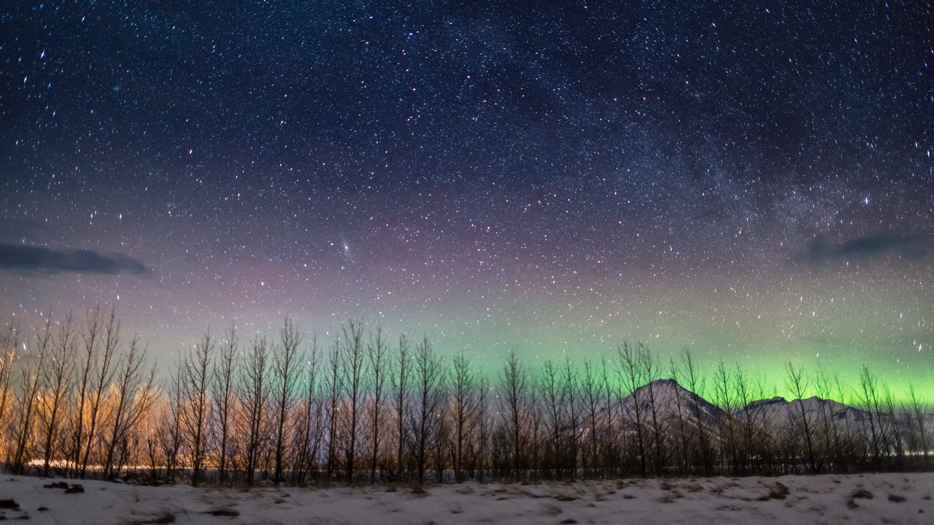 Iceland in November - Catch a Glimpse of the Northern lights