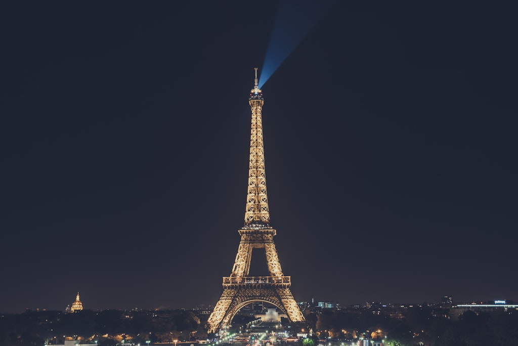 Eiffel Tower light in Paris, Things to do in Paris in February