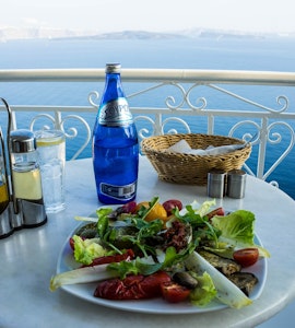15 Best Cafes in Santorini-Heavenly Tastes
