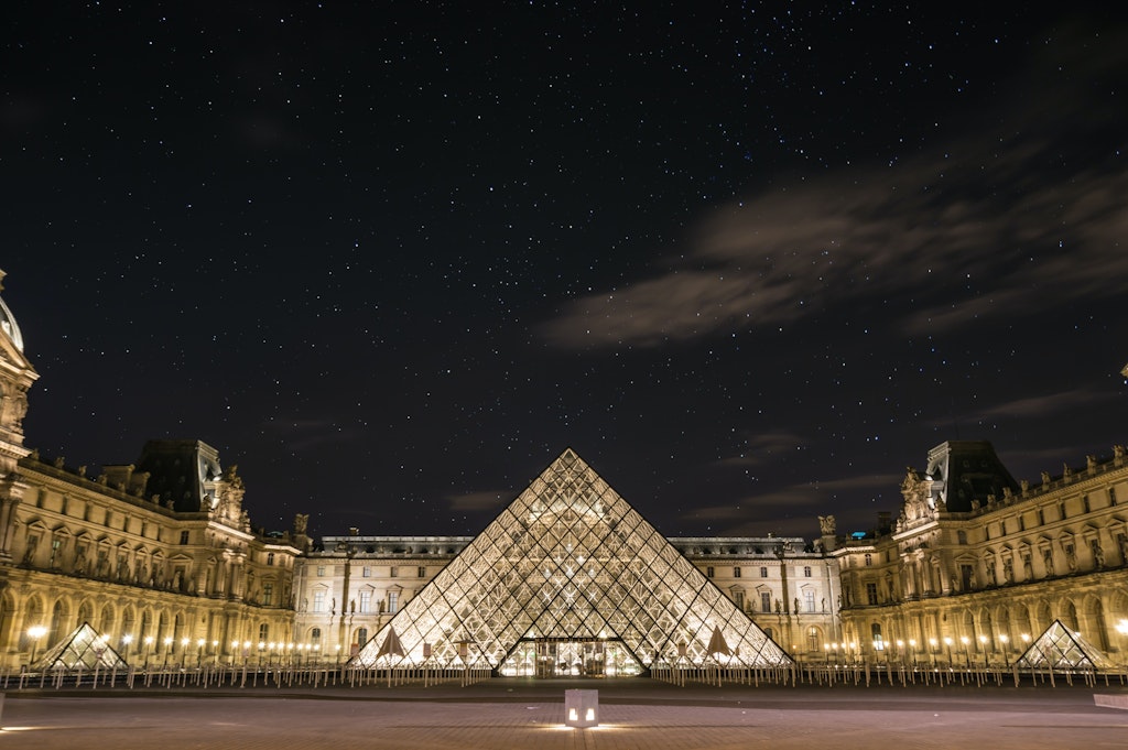 the Louvre, 15 romantic places to visit in Paris