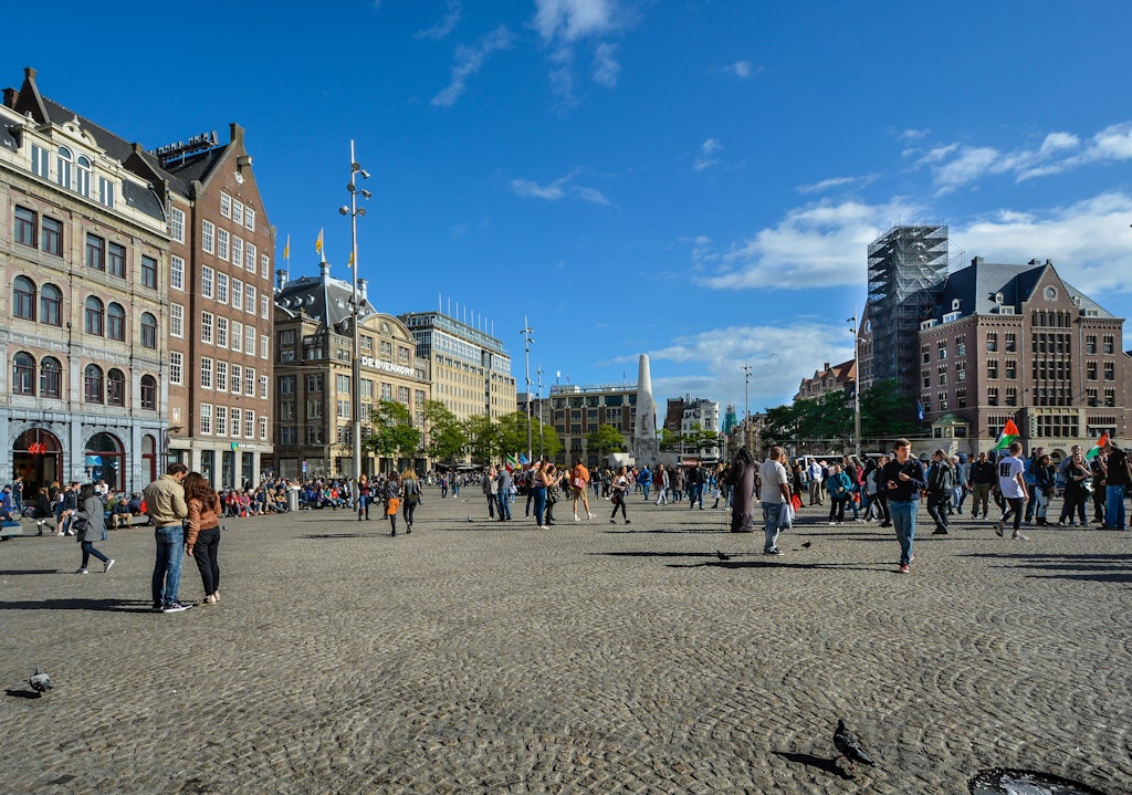 Stroll around the Dam Square, Things To Do In Amsterdam