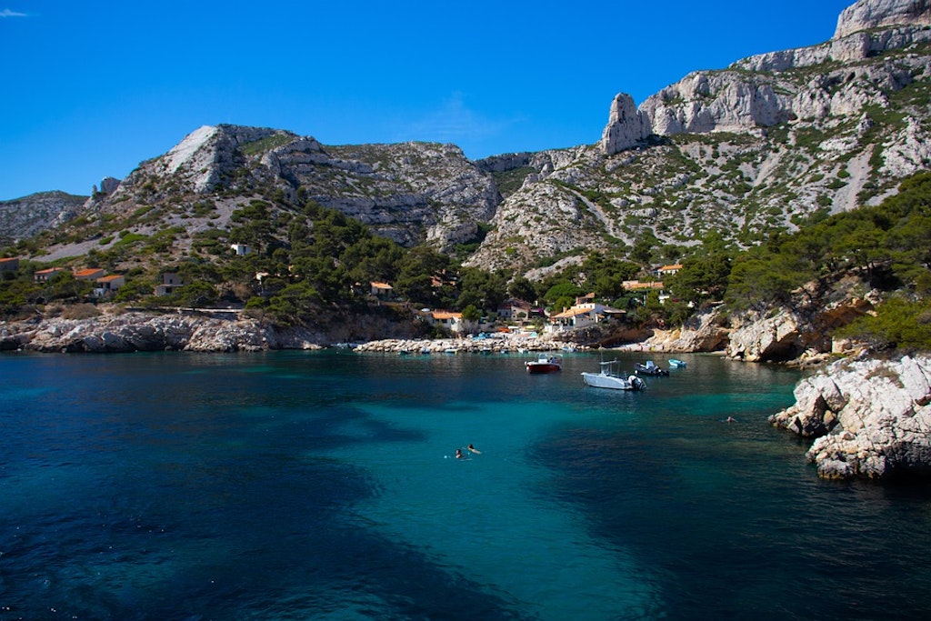 les-calanques-harbour-Best Day trips From Marseille France