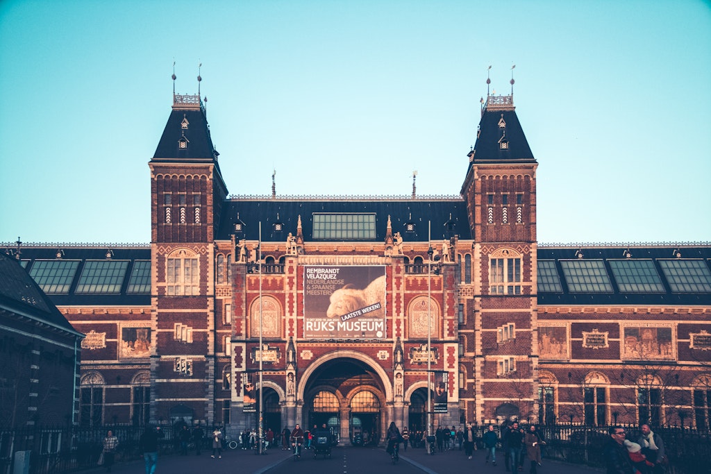 Travel to the Rijksmuseum Amsterdam Passage, Amsterdam, Netherlands
