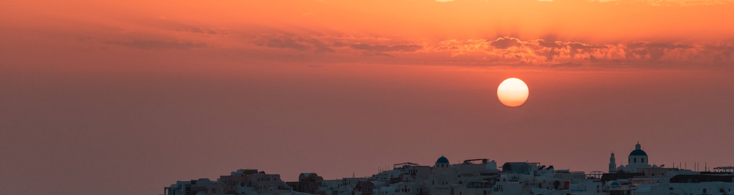 Best places to watch sunset in Santorini