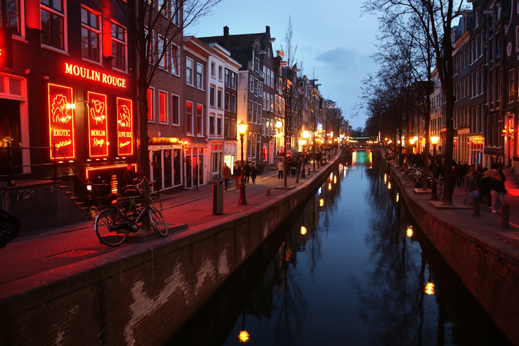 Take a walk down the streets of the Red Light District, Things To Do In Amsterdam