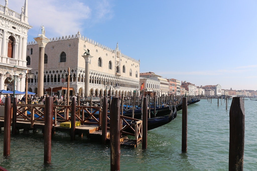 Waterways in Venice, Doge Palace