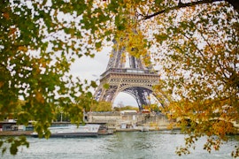 Paris in November – A Handy Guide With Weather, Packing Tips & Places!!
